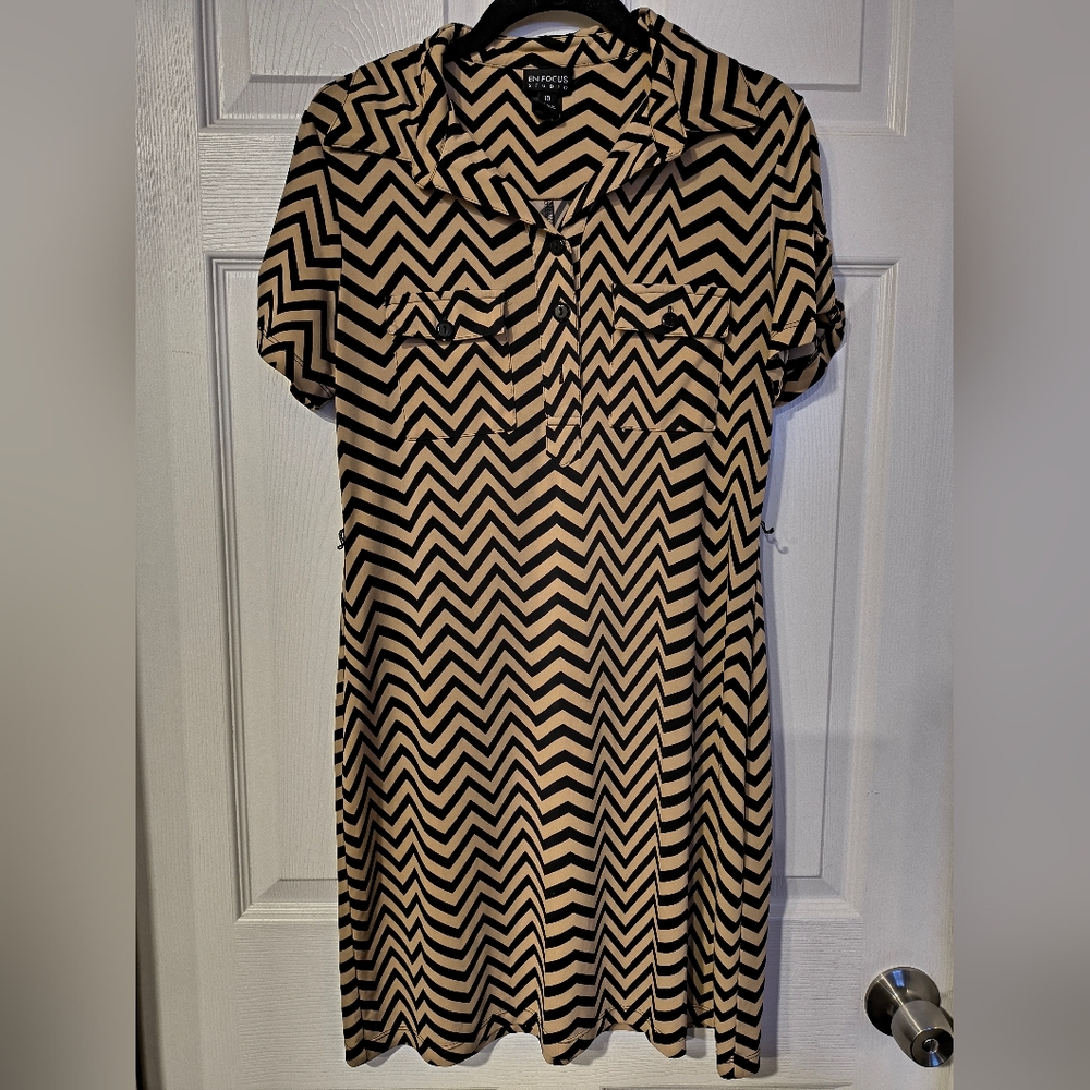 Enfocus Studio Sz 10 Tan and Black Chevron Dress